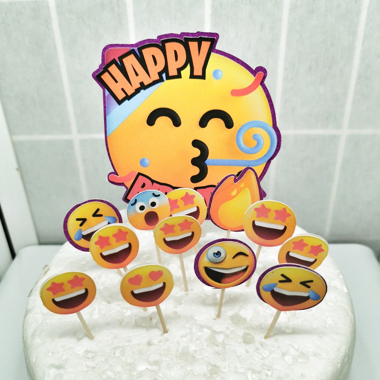Emoji Party Cake Topper & 12x Cupcake Picks