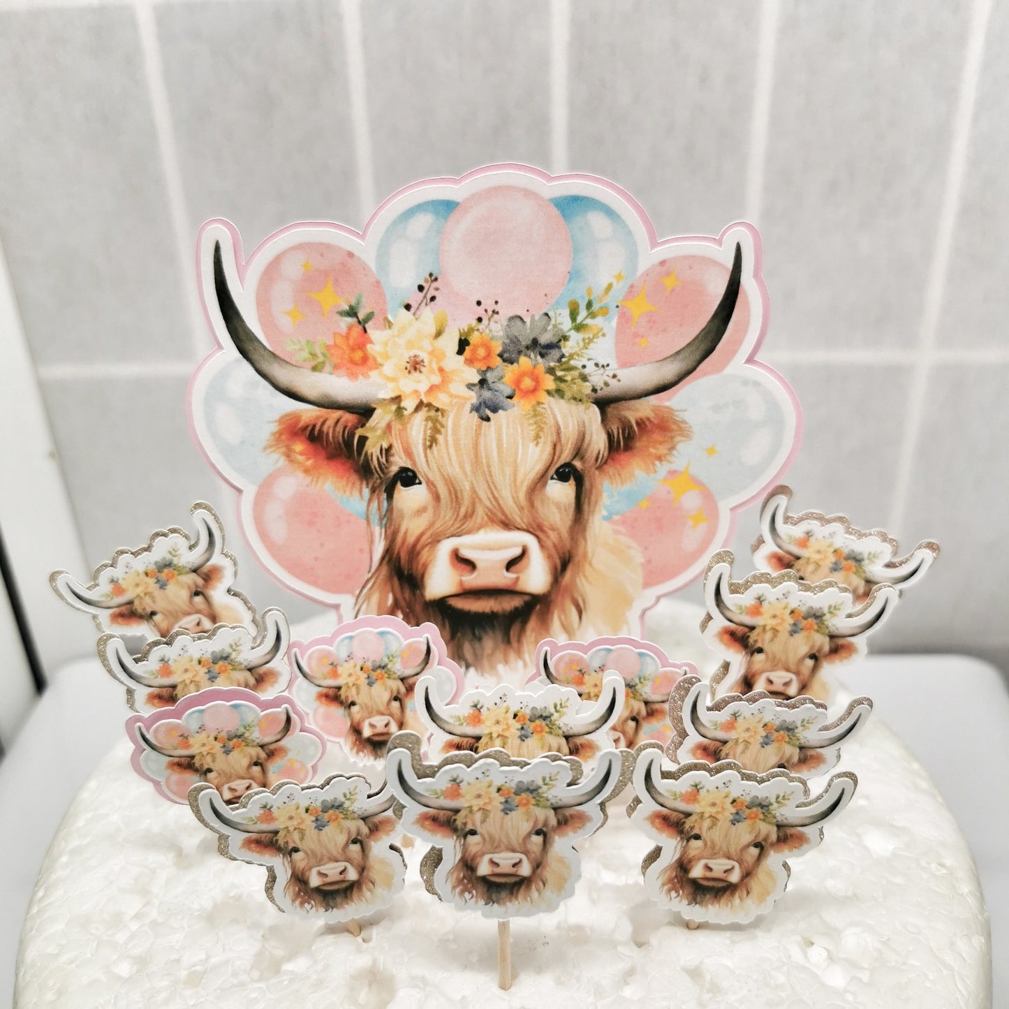 Highland Cow Cake Topper & 12x Cupcake Picks